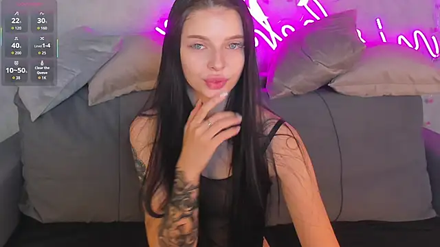 Eva Mayers online show from 11/28/25, 12:46