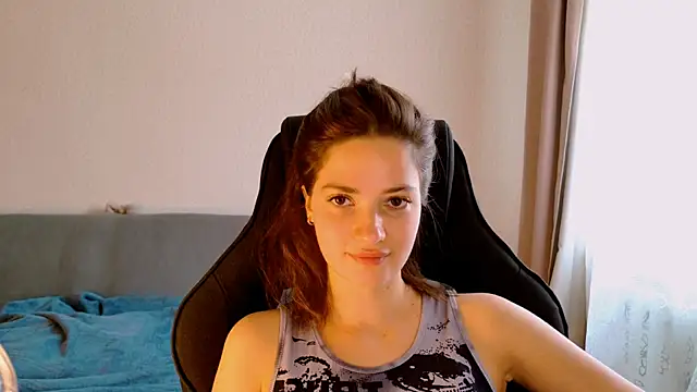 KiraVair online show from 06/14/26, 09:00