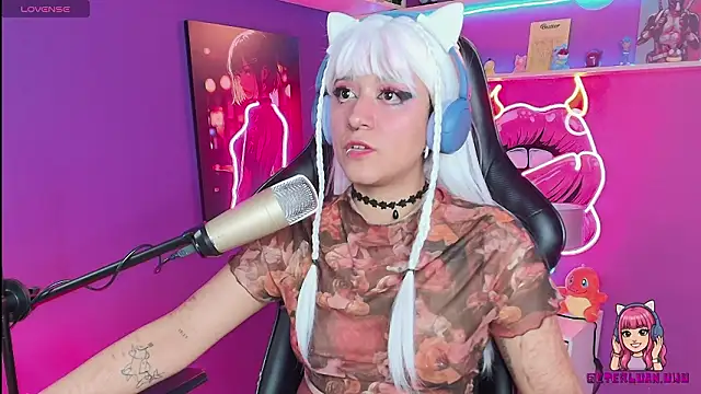 Snapshot of LuanEter chatting on 03/10/26, 02:44 LuanEter online show from 03/10/26, 02:44