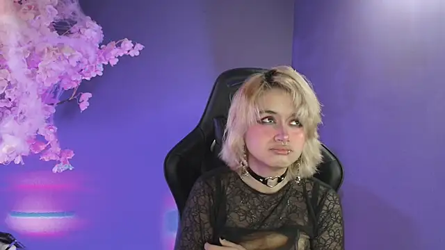 Navier   online show from 10/29/25, 01:24