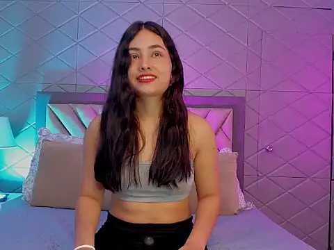 Snapshot of ViolettRouse chatting on 11/24/25, 02:39 ViolettRouse online show from 11/24/25, 02:39