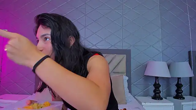 Snapshot of ViolettRouse chatting on 01/10/26, 06:09 ViolettRouse online show from 01/10/26, 06:09