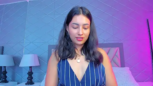 Snapshot of ViolettRouse chatting on 02/11/26, 03:39 ViolettRouse online show from 02/11/26, 03:39