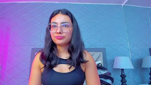 Snapshot of ViolettRouse chatting on 02/20/26, 05:02 ViolettRouse online show from 02/20/26, 05:02