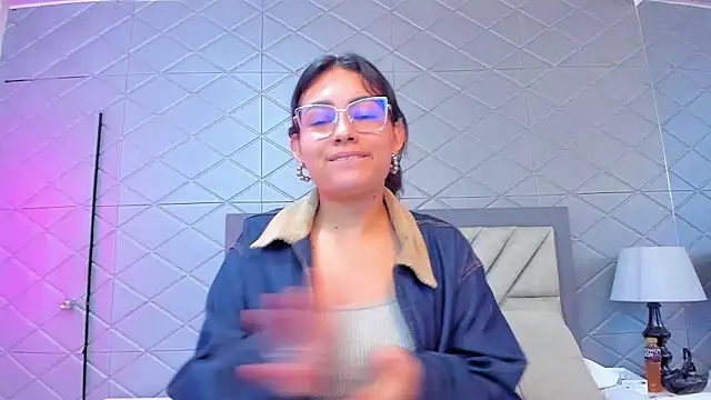 Snapshot of ViolettRouse chatting on 02/24/26, 03:10 ViolettRouse online show from 02/24/26, 03:10