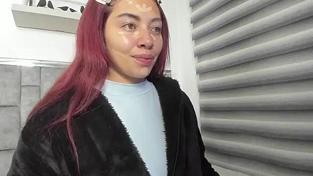 melanie roux   online show from 06/19/26, 03:44