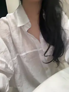 Minhee22 online show from 11/11/25, 05:35