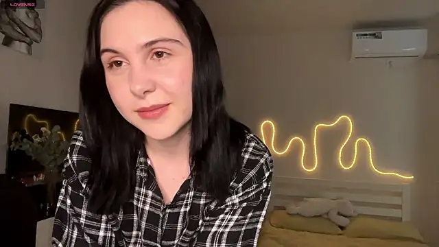 MyraLitterers online show from 04/25/26, 04:04