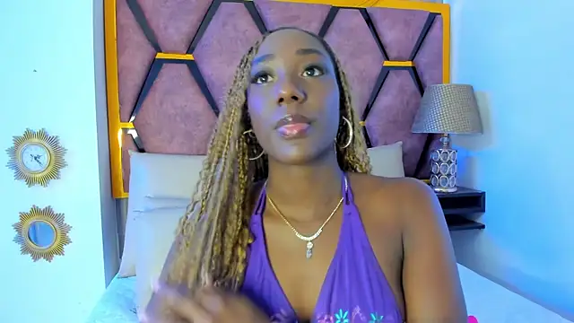 Snapshot of BritneyWalkers chatting on 11/22/25, 07:35 BritneyWalkers online show from 11/22/25, 07:35