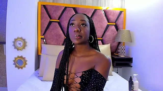 Snapshot of BritneyWalkers chatting on 11/26/25, 11:33 BritneyWalkers online show from 11/26/25, 11:33