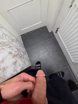 16enes16 online show from 10/19/25, 11:44