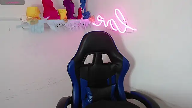 littlee red online show from 11/17/25, 08:14