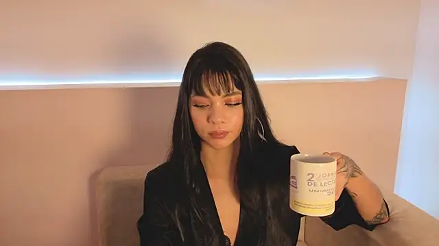 Snapshot of lulu_wonder chatting on 01/14/26, 08:03 lulu wonder online show from 01/14/26, 08:03