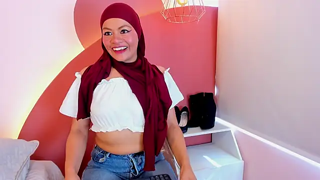 SophiaBeckerr online show from 12/04/25, 07:33