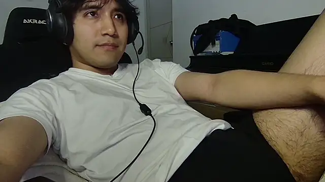 Snapshot of SiyunJae chatting on 12/19/25, 01:12 SiyunJae online show from 12/19/25, 01:12