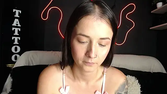 Emma sweet hot online show from 04/28/26, 02:38