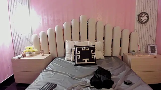 Isabella Marsh online show from 11/04/25, 12:04