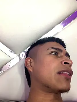 Emiliano Reyes online show from 11/23/25, 06:57