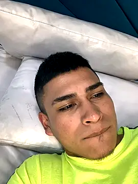 Emiliano Reyes online show from 12/05/25, 03:37