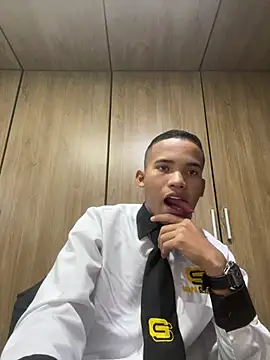 Danielalois online show from 05/19/26, 02:18
