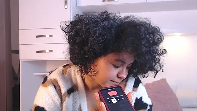 MartiRuis10 online show from 10/26/25, 08:37