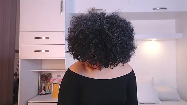 MartiRuis10 online show from 10/27/25, 09:19