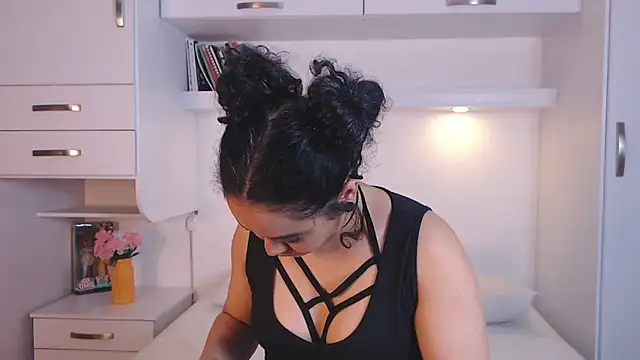 MartiRuis10 online show from 11/01/25, 12:12