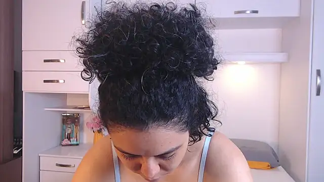 MartiRuis10 online show from 11/17/25, 08:03