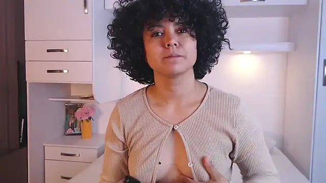 MartiRuis10 online show from 11/27/25, 08:44