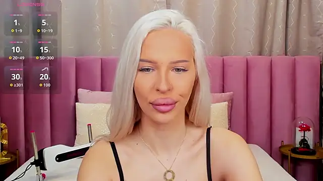 KailaCrystall online show from 12/03/25, 01:46