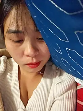 Squirrel-Pear online show from 11/30/25, 03:05