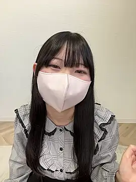 Snapshot of Reina_cute_00_ chatting on 10/28/25, 03:21 Reina cute 00  online show from 10/28/25, 03:21