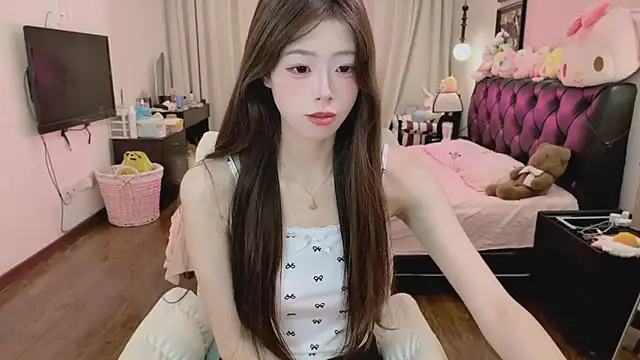 Onecutelittle online show from 05/07/26, 03:17