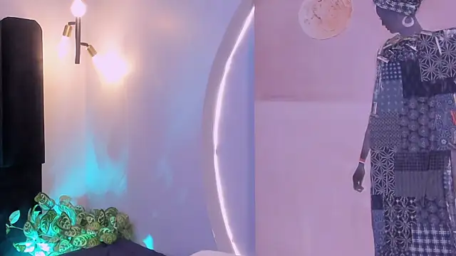 Snapshot of Juli_Casanova chatting on 11/21/25, 03:27 Juli Casanova online show from 11/21/25, 03:27