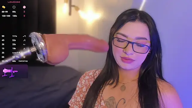 Snapshot of Juli_Casanova chatting on 12/05/25, 11:30 Juli Casanova online show from 12/05/25, 11:30