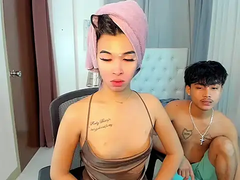 Snapshot of hardcocktwink chatting on 11/14/25, 04:38 hardcocktwink online show from 11/14/25, 04:38