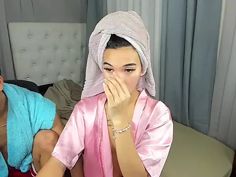 Snapshot of hardcocktwink chatting on 11/23/25, 04:51 hardcocktwink online show from 11/23/25, 04:51