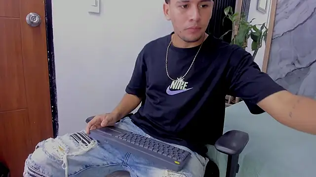 Alan-Smith1 online show from 11/15/25, 07:43