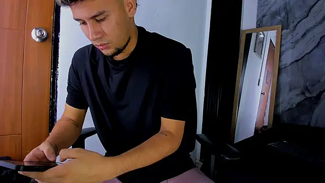 Alan-Smith1 online show from 12/05/25, 07:32