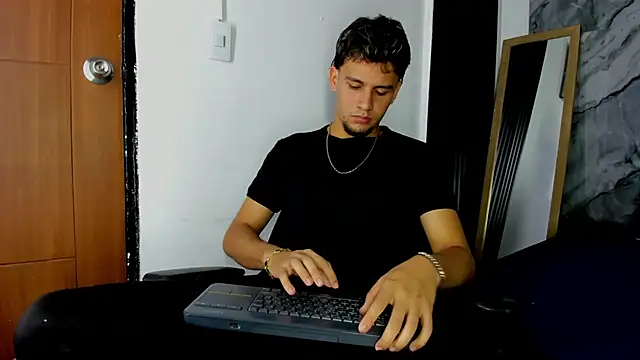 Alan-Smith1 online show from 12/16/25, 08:25