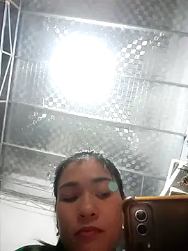 Snapshot of Miube2k chatting on 10/28/25, 06:06 Miube2k online show from 10/28/25, 06:06