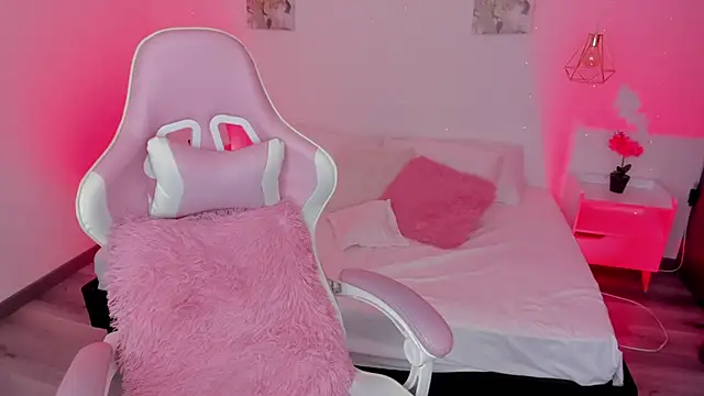 cherryvixen  online show from 11/28/25, 05:54