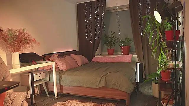 Snapshot of your_lunalike chatting on 03/08/26, 06:44 your lunalike online show from 03/08/26, 06:44