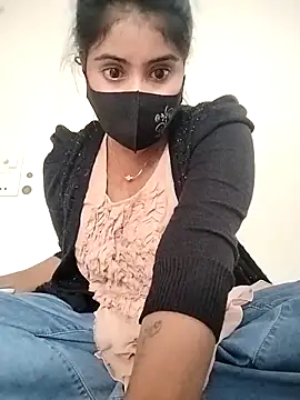 Snapshot of Hot_Angle chatting on 12/22/25, 10:34 Hot Angle online show from 12/22/25, 10:34