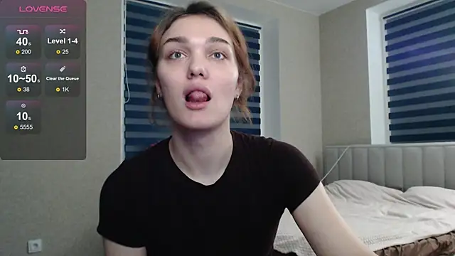 EmiliaRhodes online show from 10/25/25, 08:47