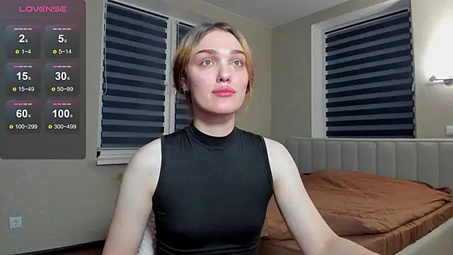 EmiliaRhodes online show from 12/14/25, 05:51