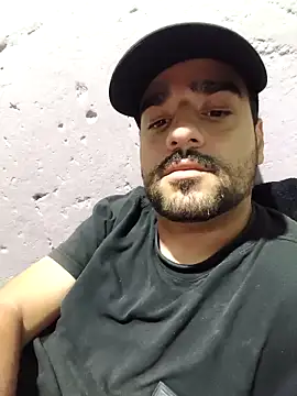 Snapshot of gusto14cm chatting on 02/27/26, 12:32 gusto14cm online show from 02/27/26, 12:32