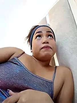 NahomiWalker  online show from 11/12/25, 06:30