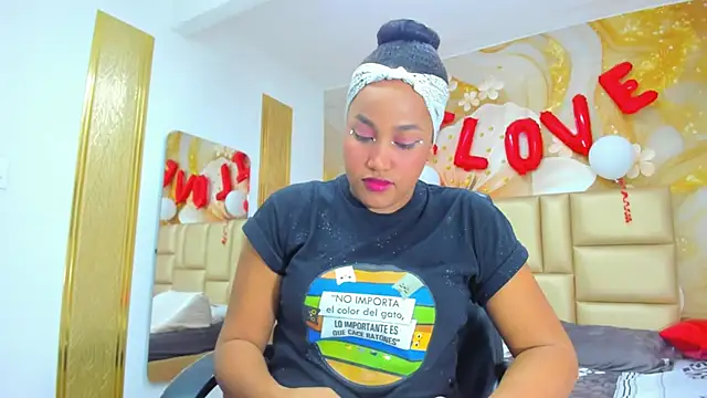 NahomiWalker  online show from 02/16/26, 07:43