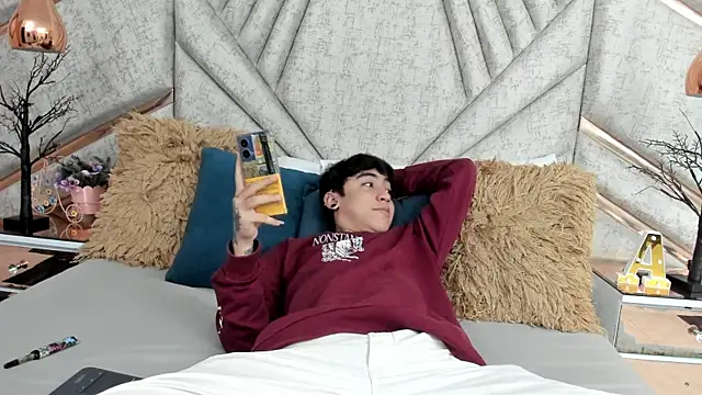 SantiOlsen online show from 11/18/25, 11:58